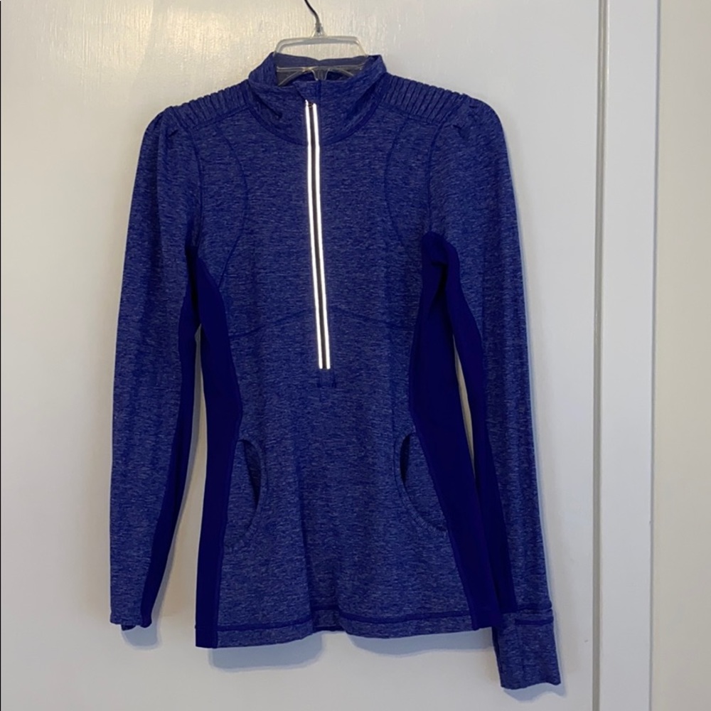 *Pet free home* Lululemon 1/2 zip!!